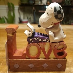 Jim Shore by Enesco, Peanuts Collection- Snoopy "Love" Figurine, 4042379. NWT!!!